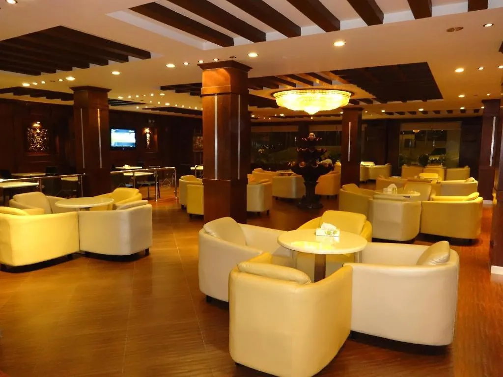La Fontaine Quraish Suites Jeddah 3*,