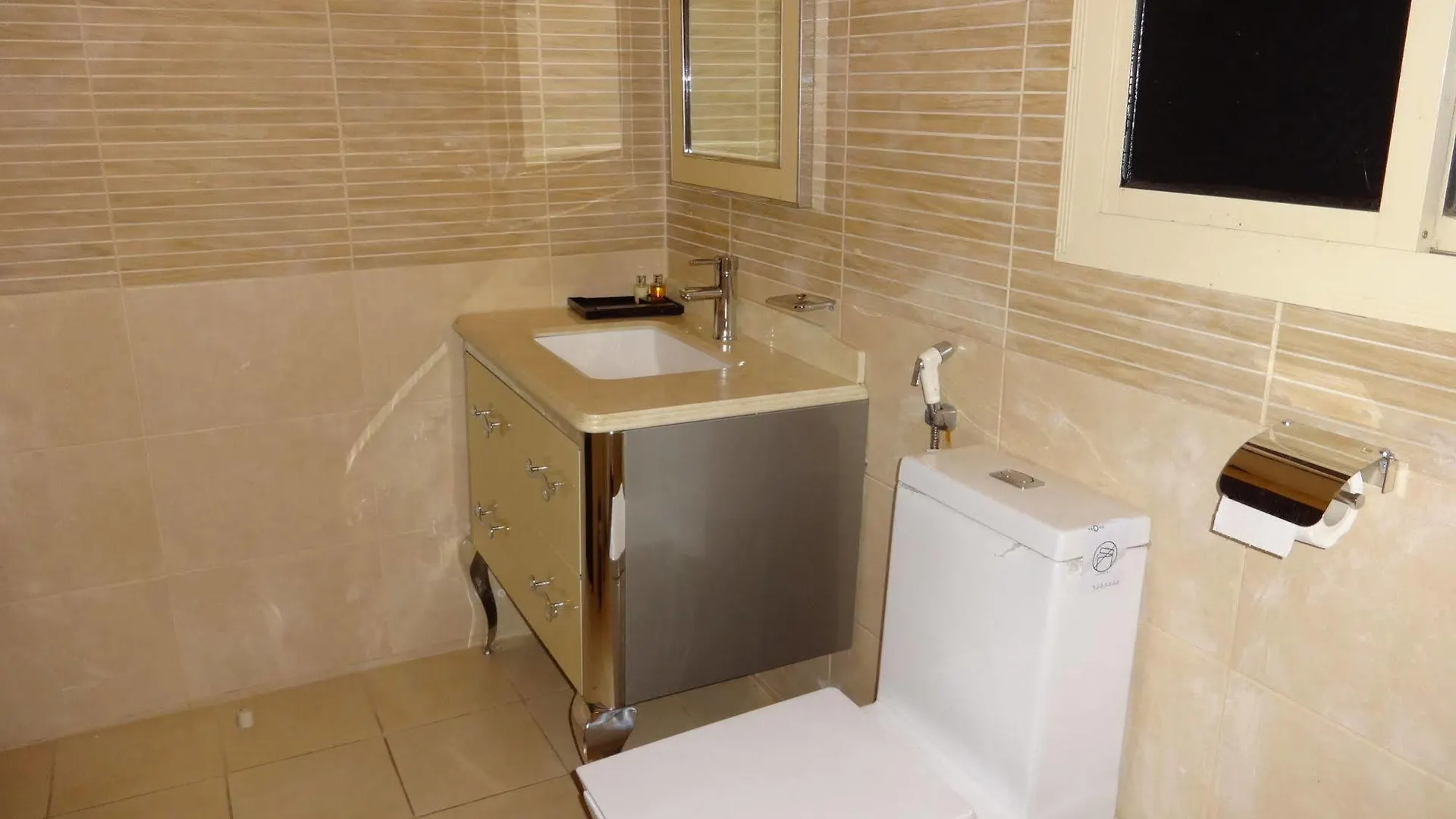 *** Aparthotel La Fontaine Quraish Suites Jeddah Saudi Arabia